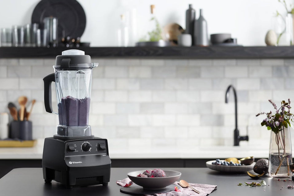 Vitamix 5200 Blender, Professional-Grade, 64 oz Container, Self-Cleaning, Black